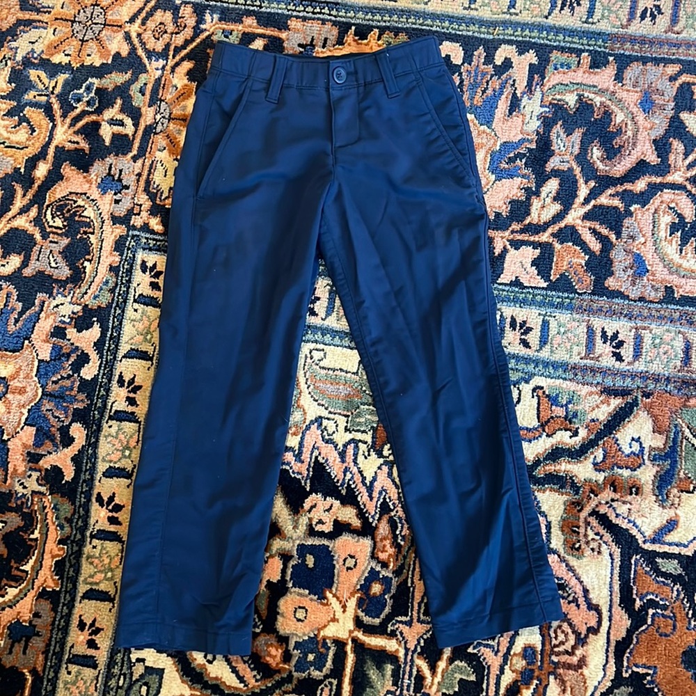 Navy youth golf pants. Under Armor size 6.
